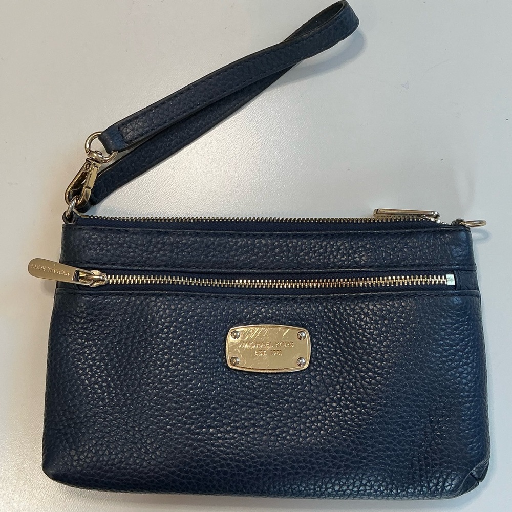 Michael Kors Navy Blue Pebbled Leather  Wristlet Pouch EUC MSRP $128 - Picture 3 of 16